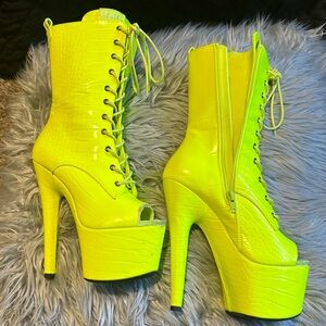 hella heels size 6 neon yellow 7 inch open toe boots